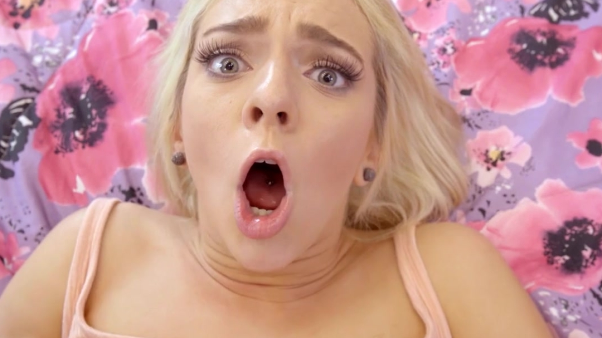 Pencereye Sıkışan Sarışın Kadını Domaltıp Arkasından Sikini Amına Soktu